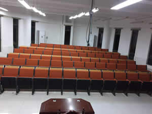 東莞松山中學階梯排椅圖片