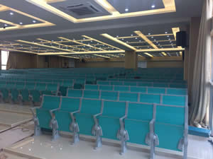 番禺中學課桌階梯排椅圖片