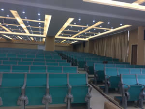 番禺中學課桌階梯排椅圖片